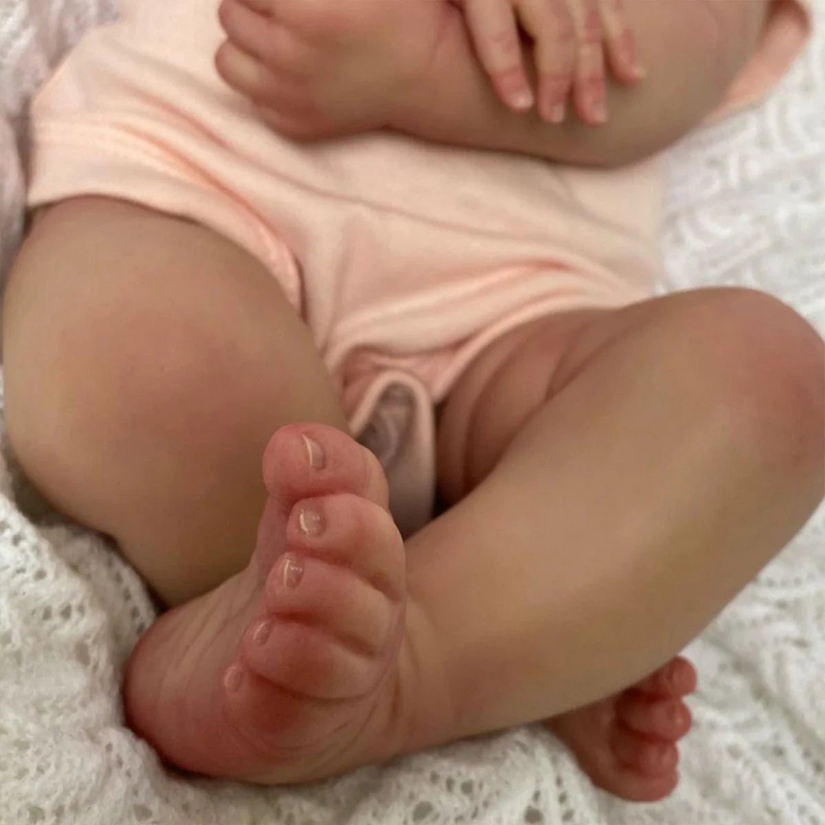 Linda - 49cm realistic Reborn doll